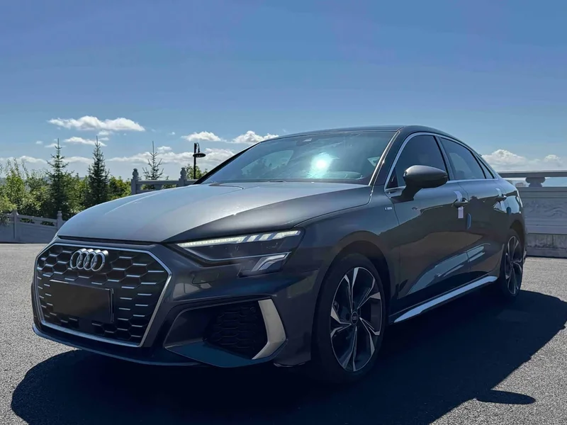 Audi A3 — фото 1