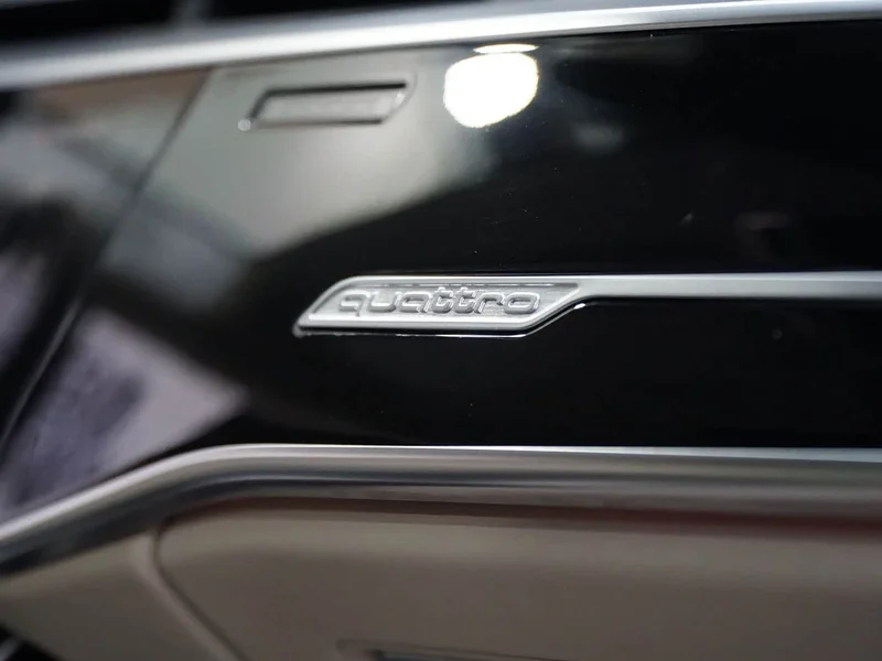 Audi A8 — фото 20
