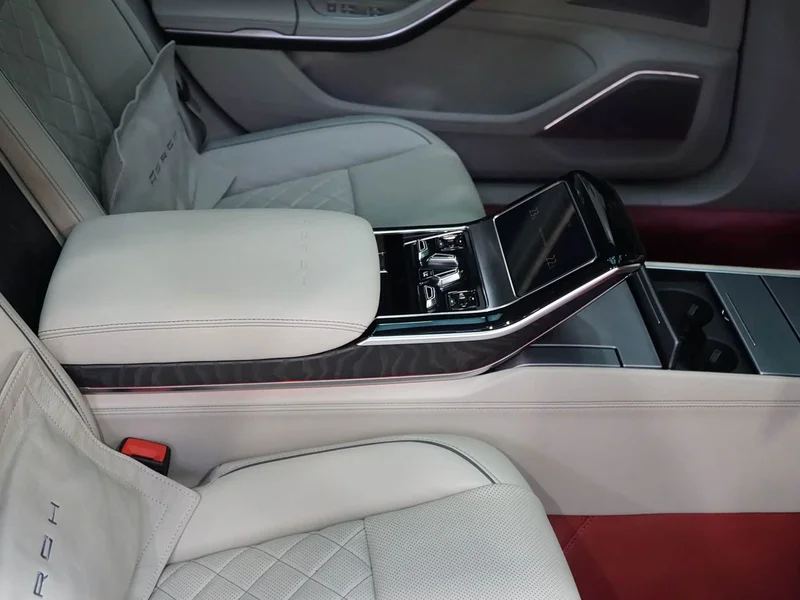 Audi A8 — фото 22