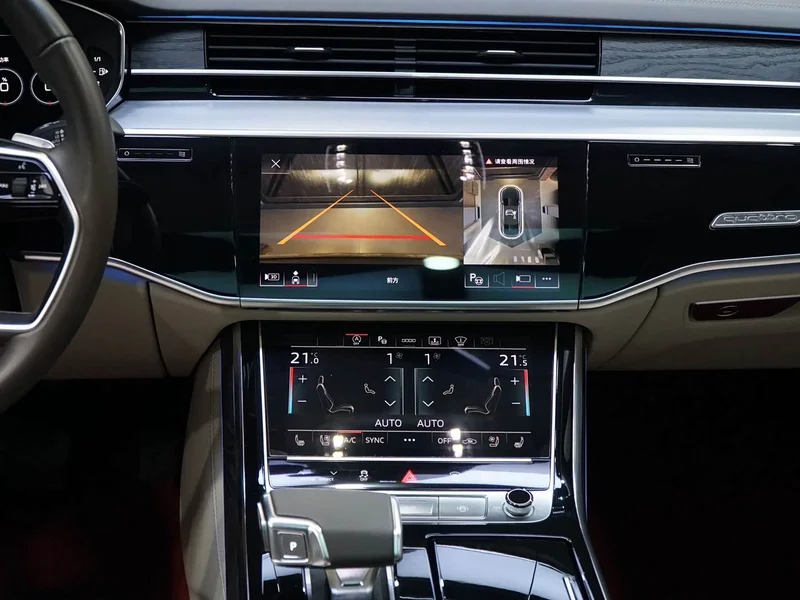 Audi A8 — фото 29