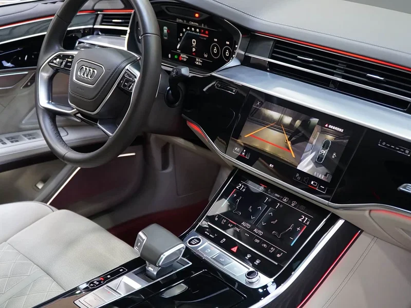 Audi A8 — фото 30