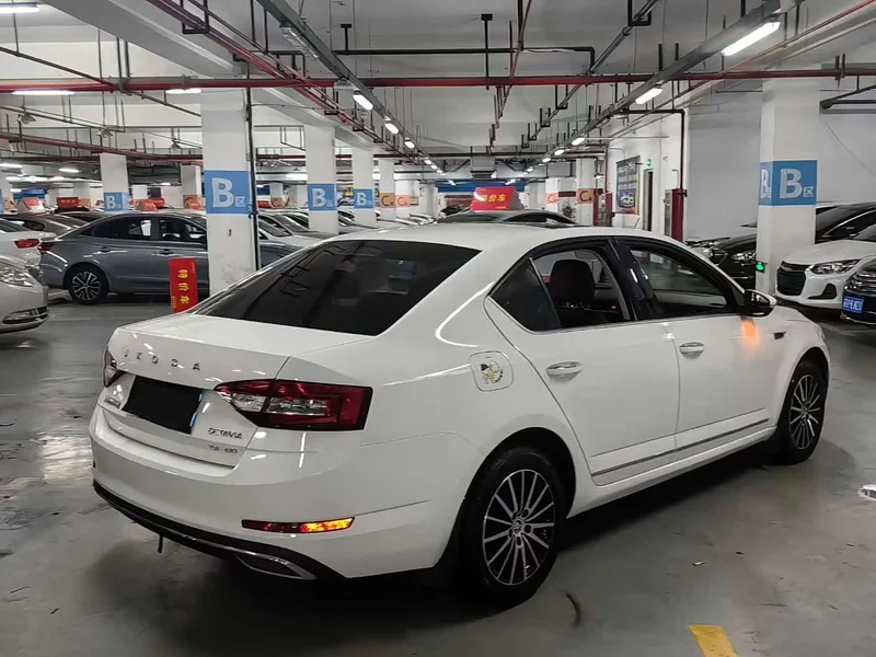 Volkswagen Octavia — фото 4