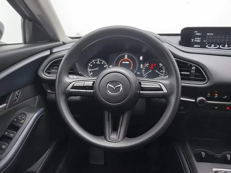 Mazda CX-30 — фото 11