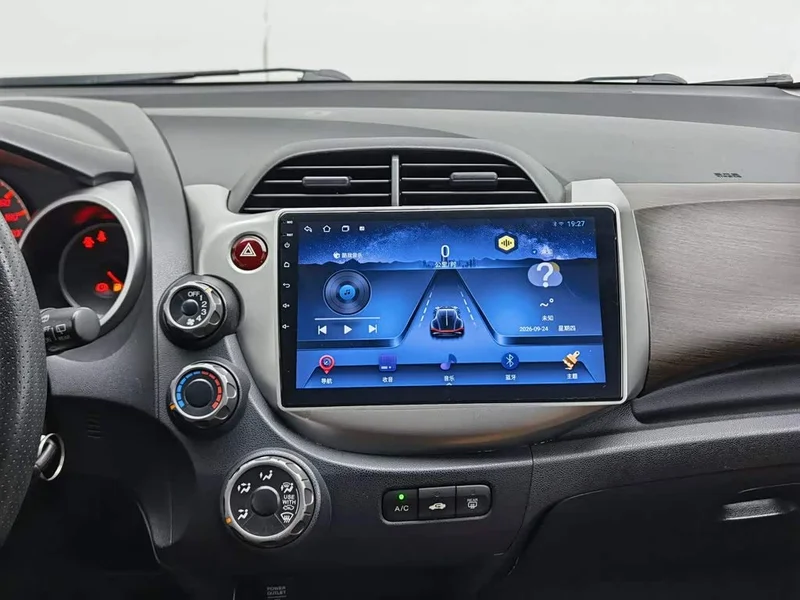 Honda Fit — фото 12