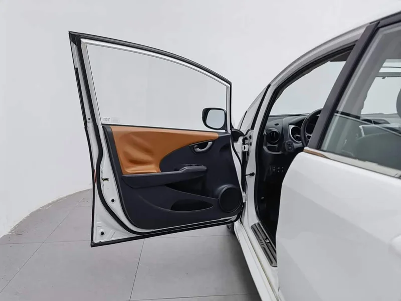 Honda Fit — фото 8
