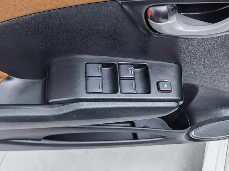 Honda Fit — фото 9
