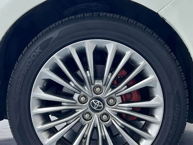 Toyota Alphard — фото 18