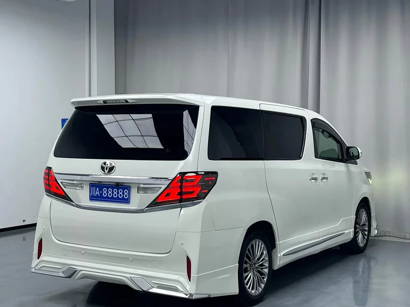 Toyota Alphard — фото 20