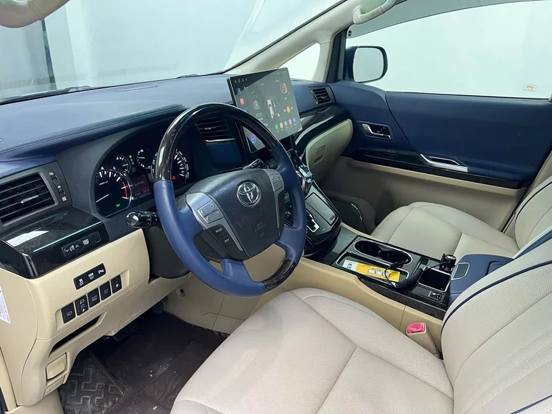 Toyota Alphard — фото 6
