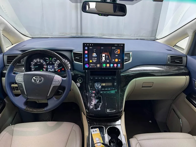 Toyota Alphard — фото 7