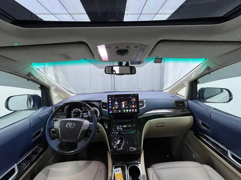 Toyota Alphard — фото 8