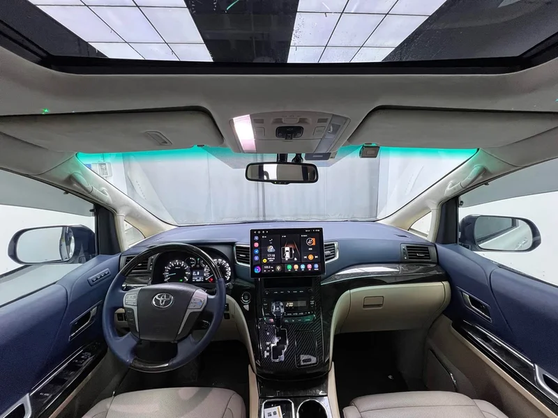 Toyota Alphard — фото 9