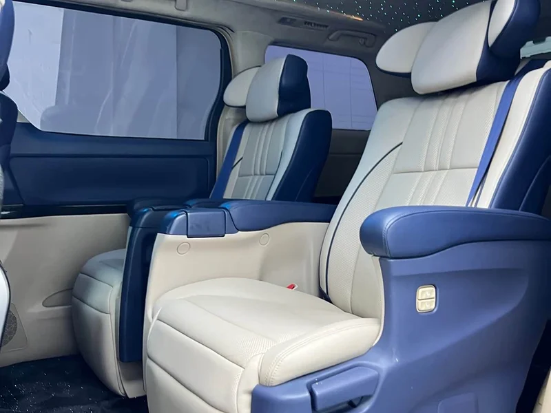 Toyota Alphard — фото 10