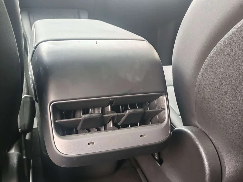 Tesla Model Y — фото 13