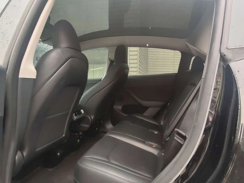 Tesla Model Y — фото 15