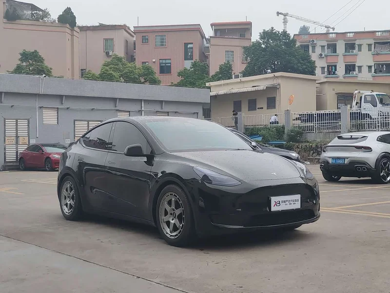 Tesla Model Y — фото 3