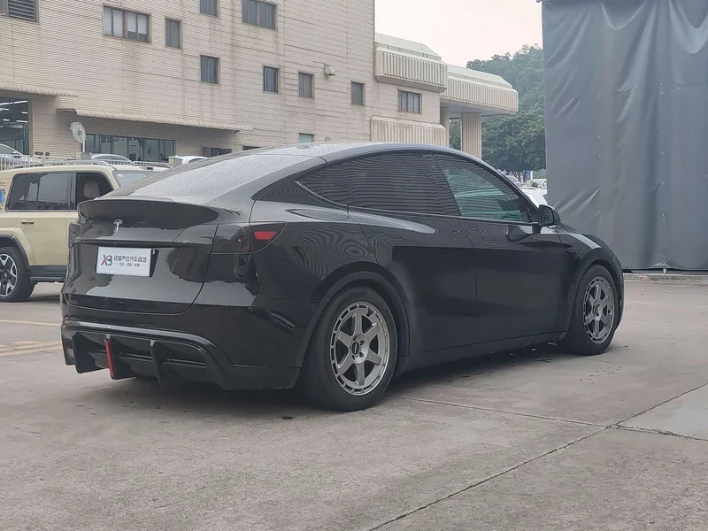 Tesla Model Y — фото 7