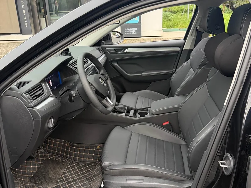 Skoda Superb — фото 11