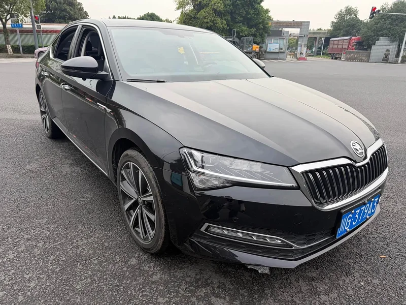 Skoda Superb — фото 3