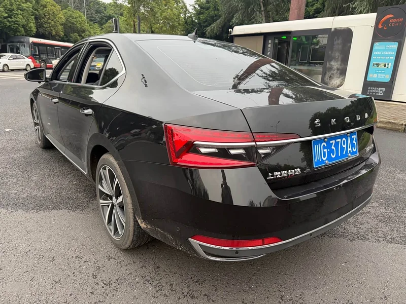 Skoda Superb — фото 4