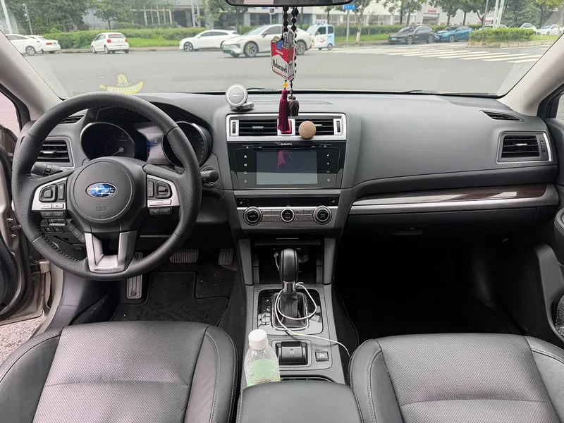 Subaru Outback — фото 13