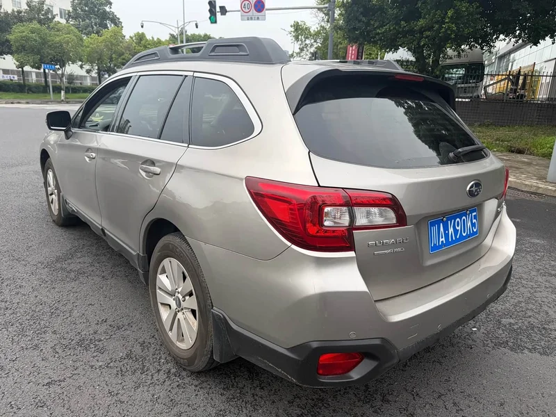 Subaru Outback — фото 4