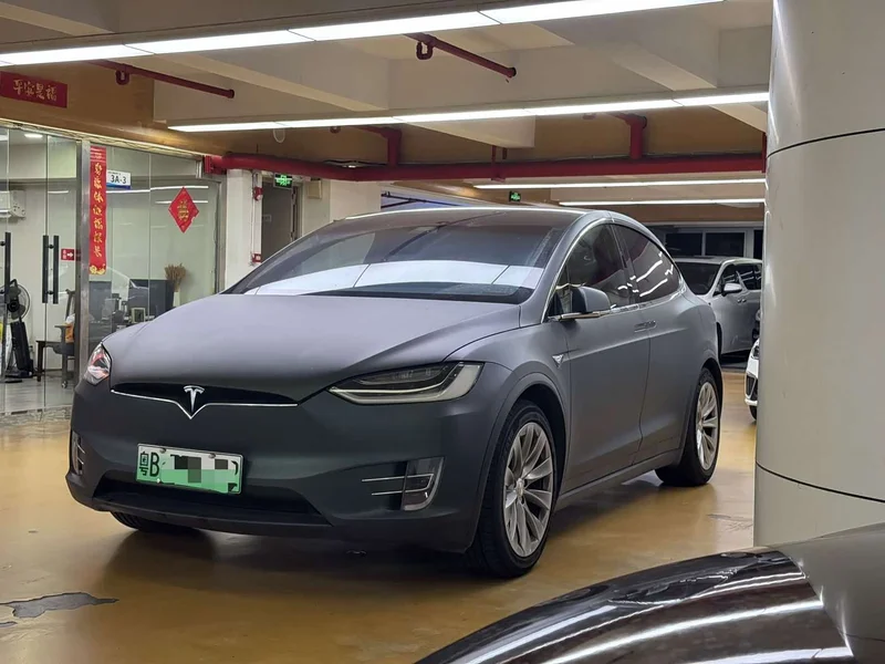 Tesla Model X — фото 2