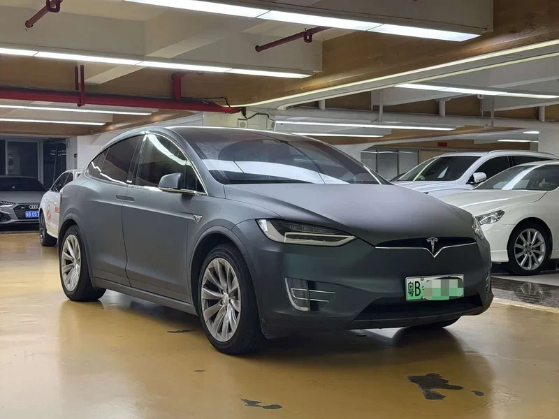 Tesla Model X — фото 3