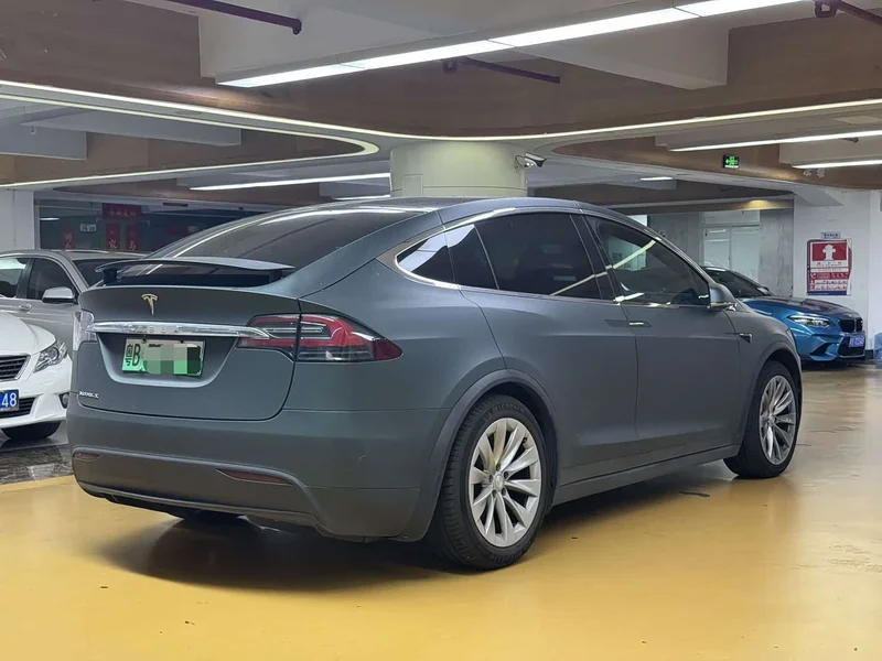 Tesla Model X — фото 4