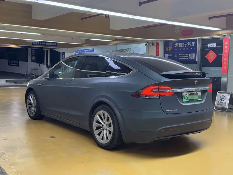 Tesla Model X — фото 6