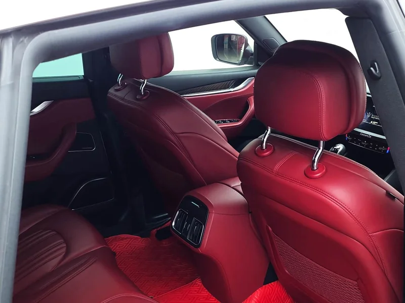 Maserati Levante — фото 12
