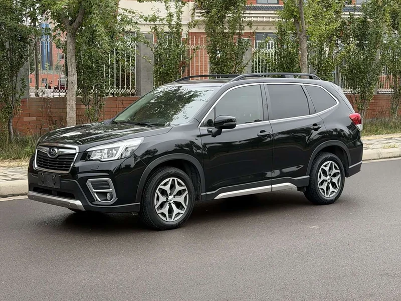 Subaru Forester — фото 1