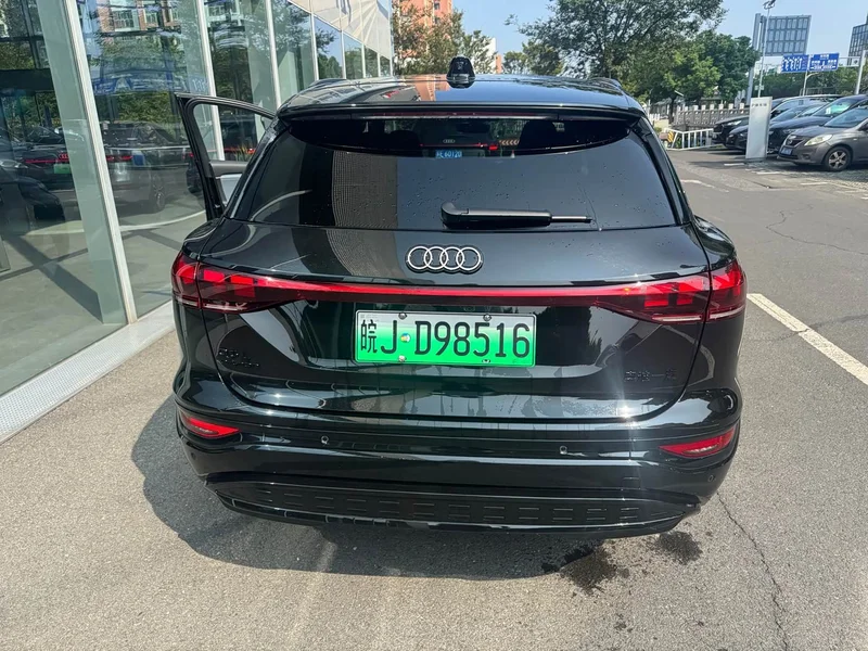 Audi Q6L e-tron — фото 8