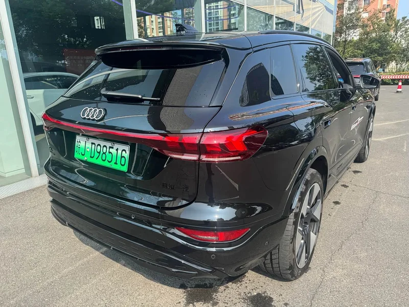 Audi Q6L e-tron — фото 9