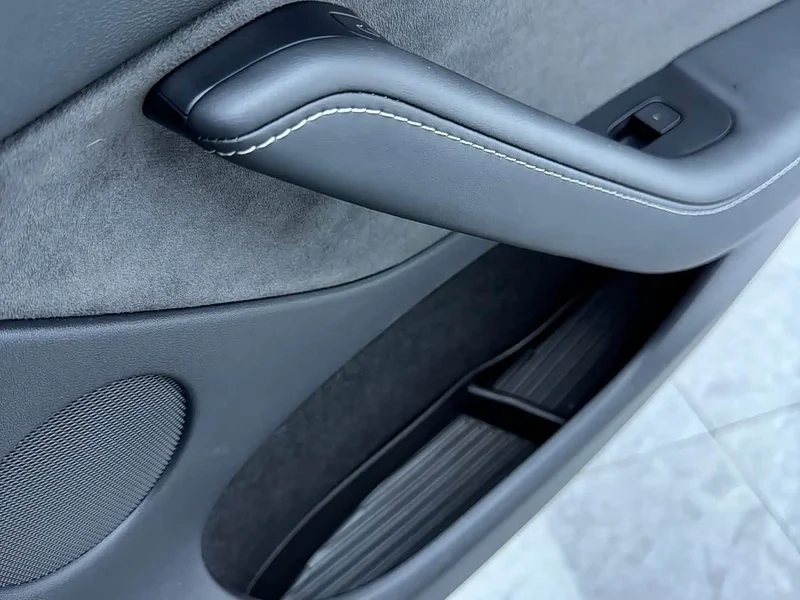 Tesla Model Y — фото 11