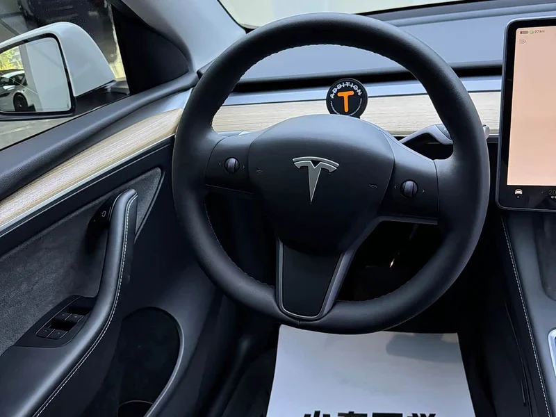 Tesla Model Y — фото 9