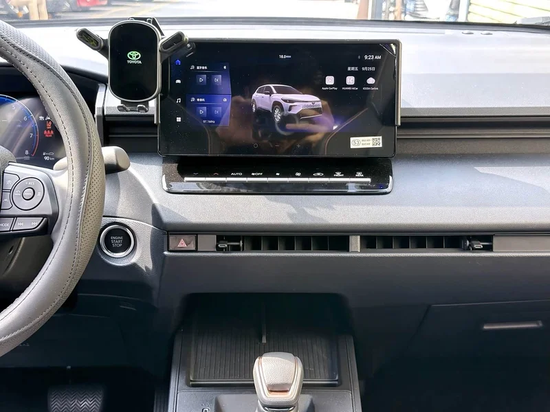 Toyota Corolla Cross — фото 12