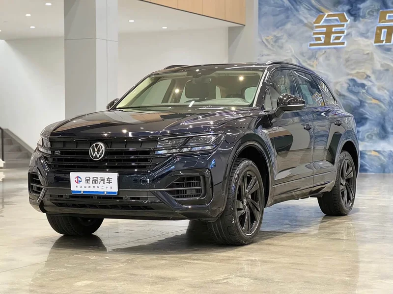 Volkswagen Touareg — фото 1