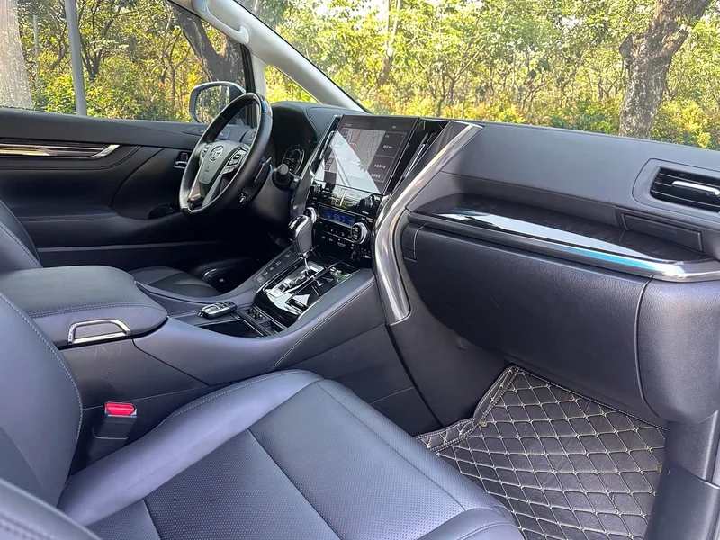 Toyota Vellfire — фото 12