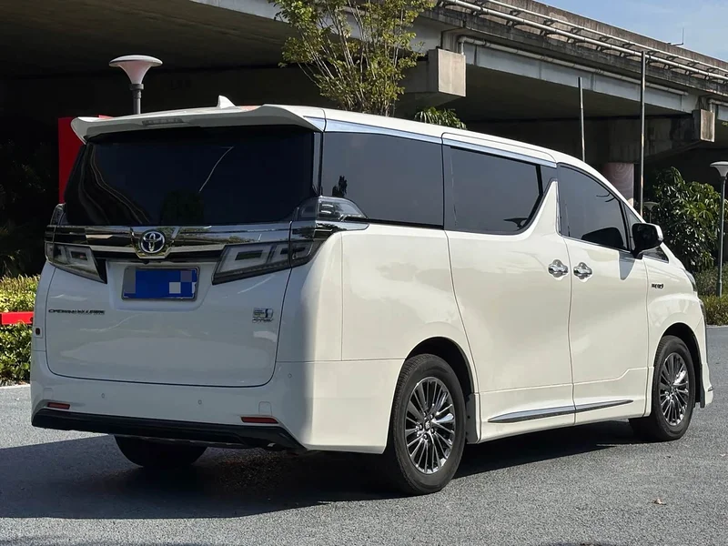 Toyota Vellfire — фото 4