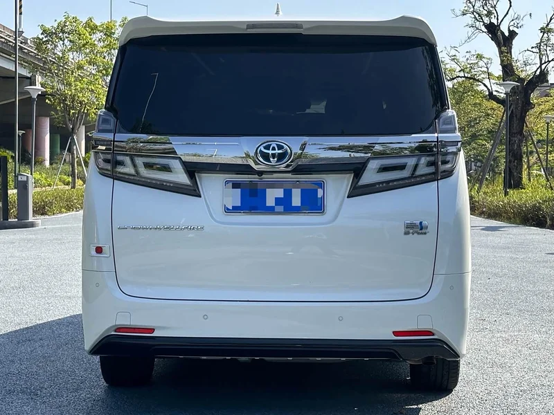 Toyota Vellfire — фото 5