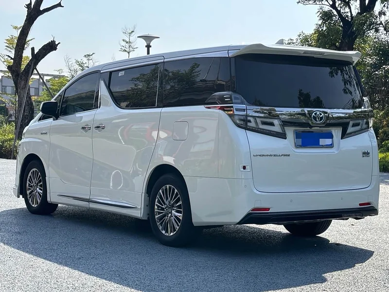 Toyota Vellfire — фото 6