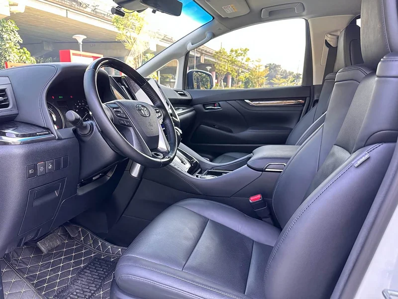 Toyota Vellfire — фото 10