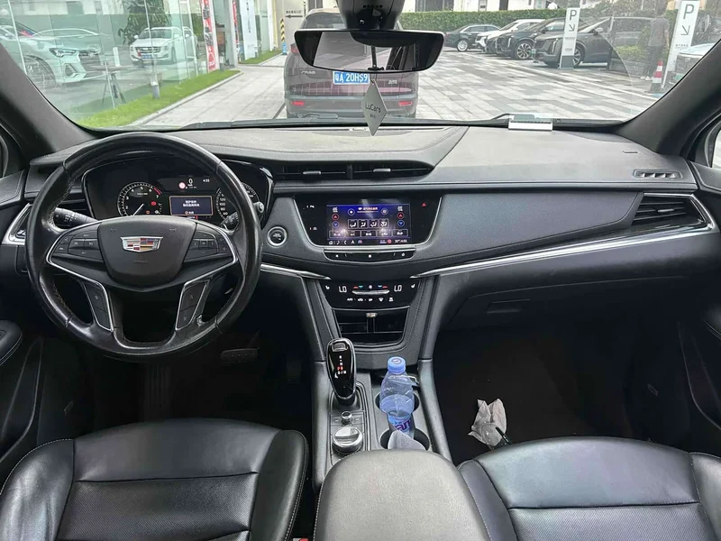 Cadillac XT5 — фото 8