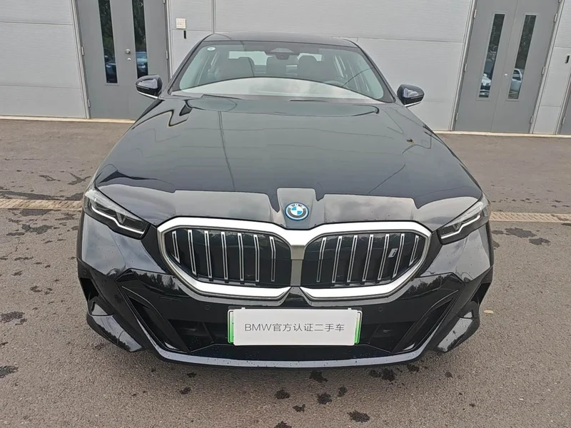 BMW i5 — фото 2