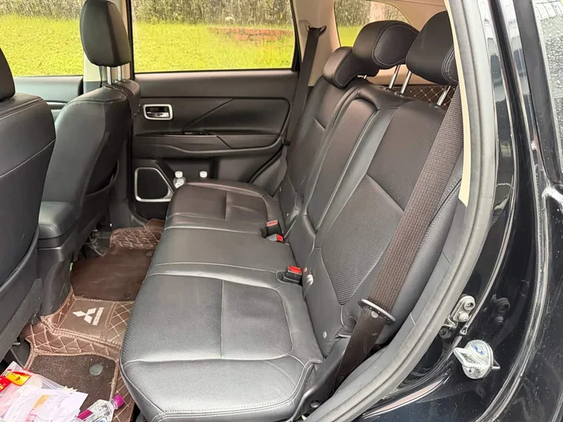 Mitsubishi Outlander — фото 12
