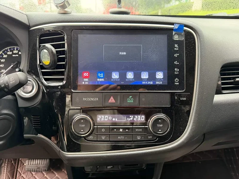 Mitsubishi Outlander — фото 10