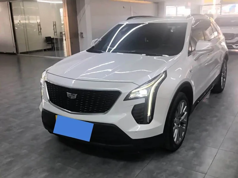 Cadillac XT4 — фото 1