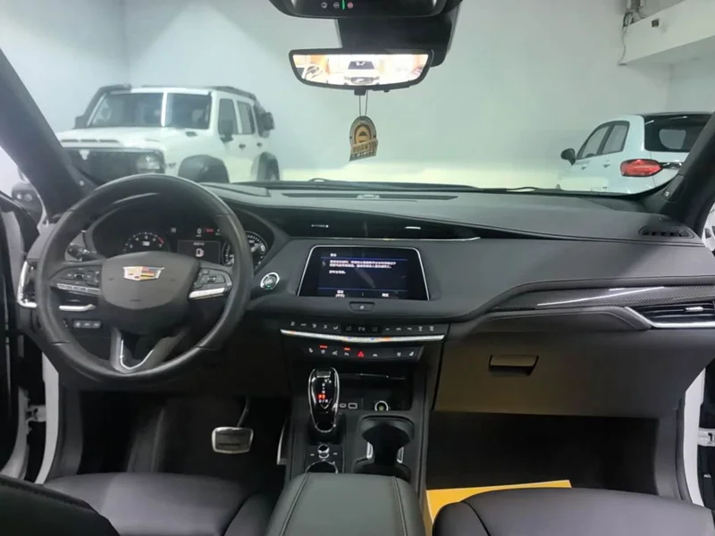 Cadillac XT4 — фото 9