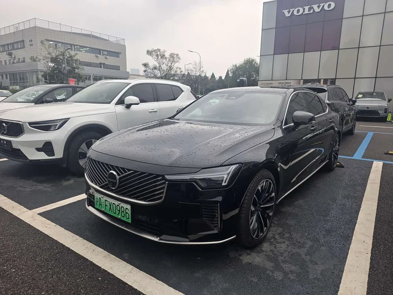 Volvo S90 PHEV — фото 1
